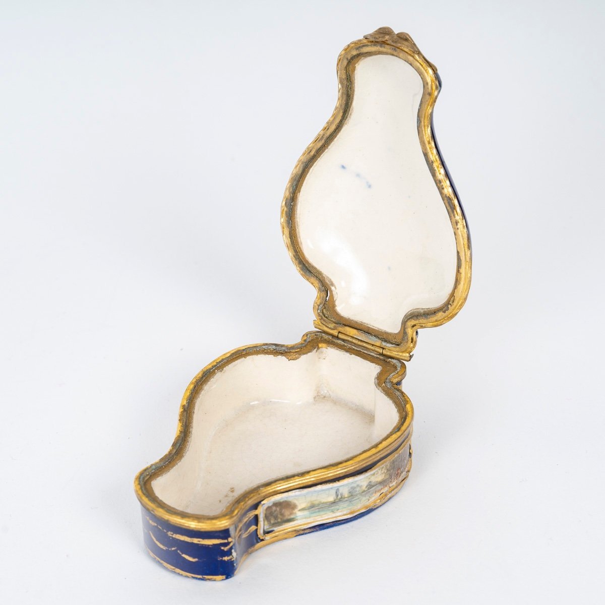 Miniature coffret à bijoux de Forme Mouvementé en porcelaine bleu, XIXe siècle — 4