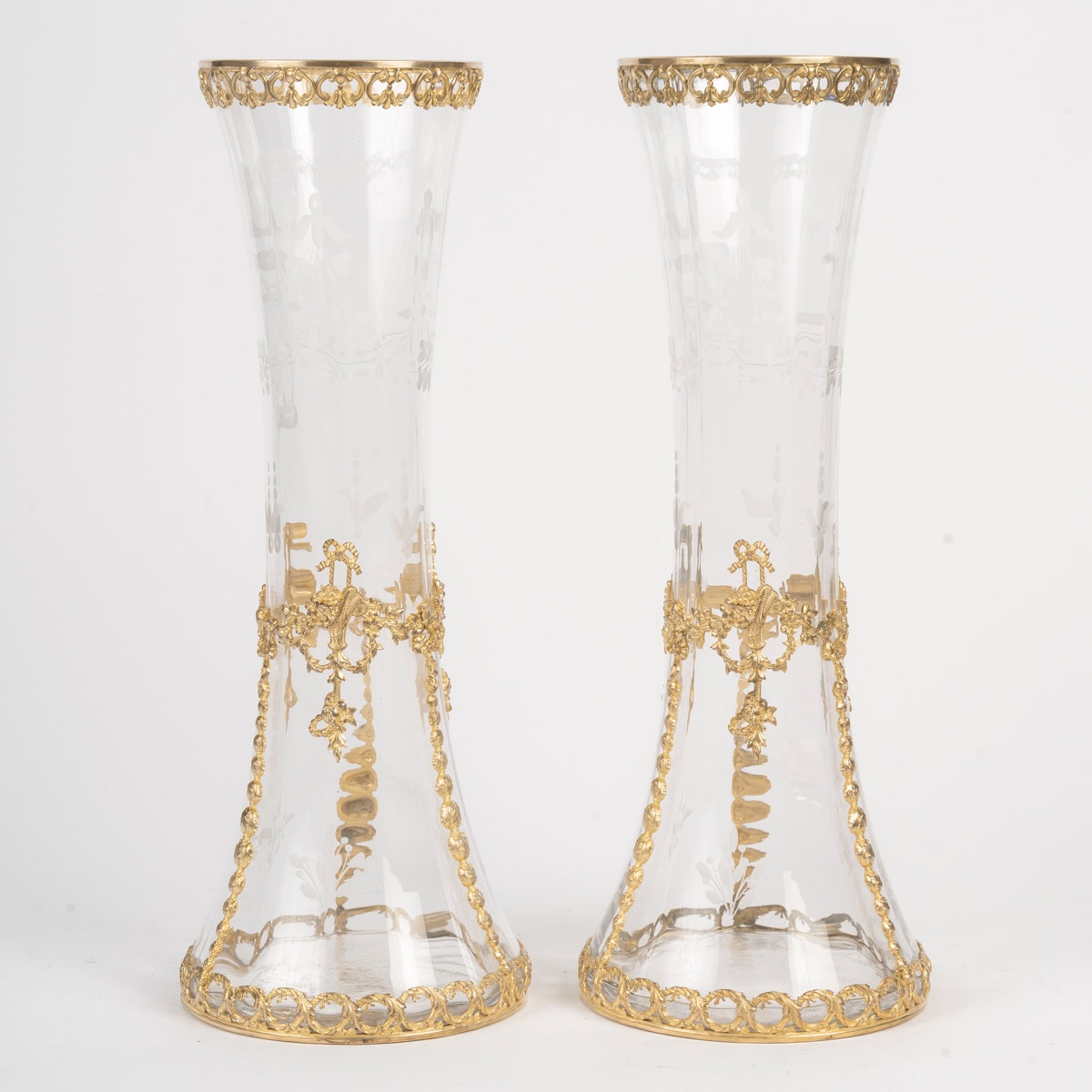 Cristal une paire de vases avec ornementation en bronze doré, fin du XIXe siècle — 2