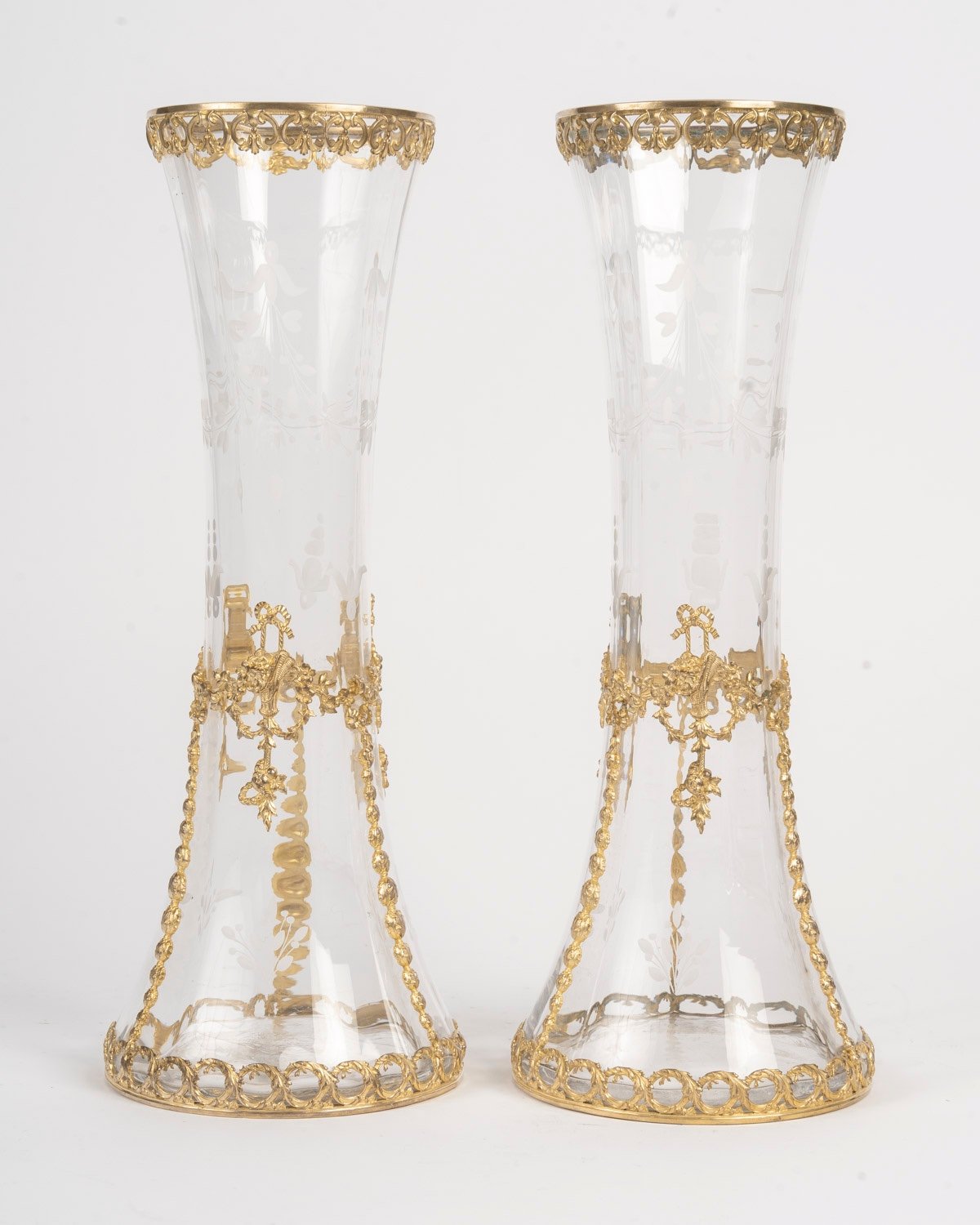 Cristal une paire de vases avec ornementation en bronze doré, fin du XIXe siècle — 14