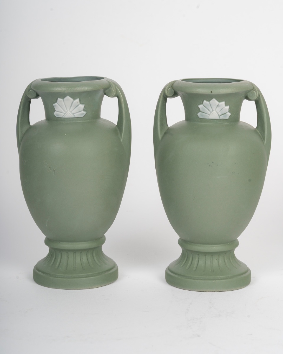 Une garniture en porcelaine de wedgwood, début du XXe siècle — 10
