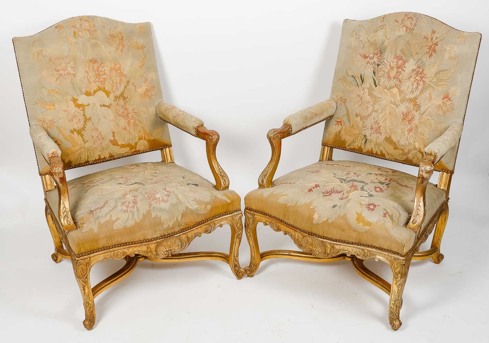 Paire de fauteuils de style Régence en bois doré fin du XIXe siècle — 3