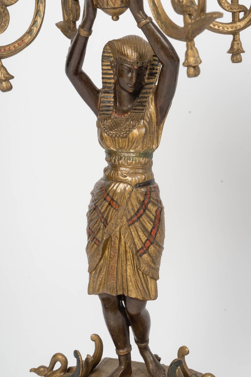 Une garniture de cheminée de style Egypte Antique, fin du XIXe siècle — 4