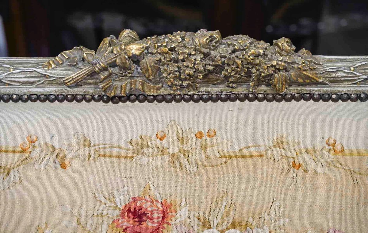 Un grand Canapé Aubusson en bois sculpté Laque et doré fin du XIXe siècle — 9