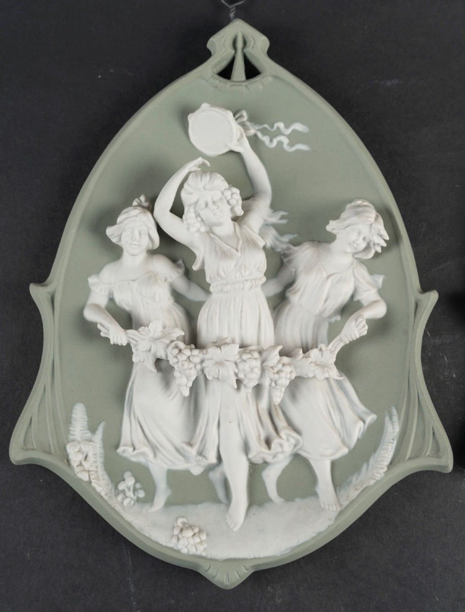 Une paire de plaques en porcelaine de Wedgwood, début du XXe siècle — 6