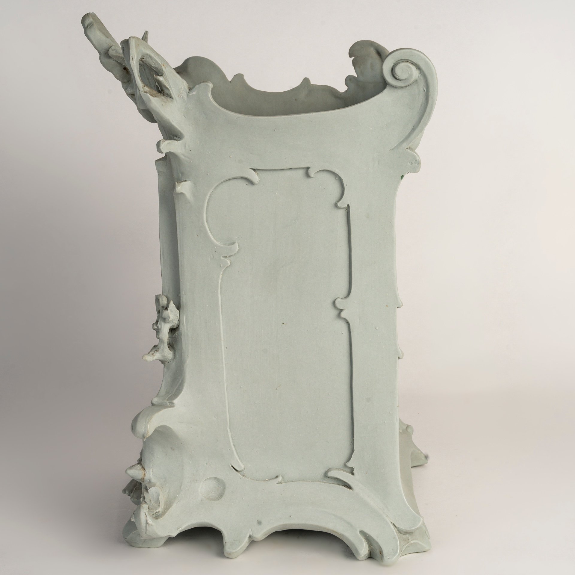 Une coupe cache pot, en porcelaine de Wedgwood, fin du XIXe siècle — 23