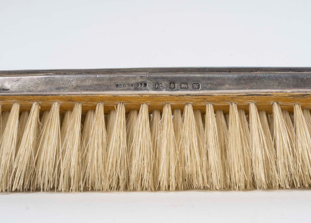 Une Série de nécessaire de Toilette en émail, fin du XIXe siècle — 7
