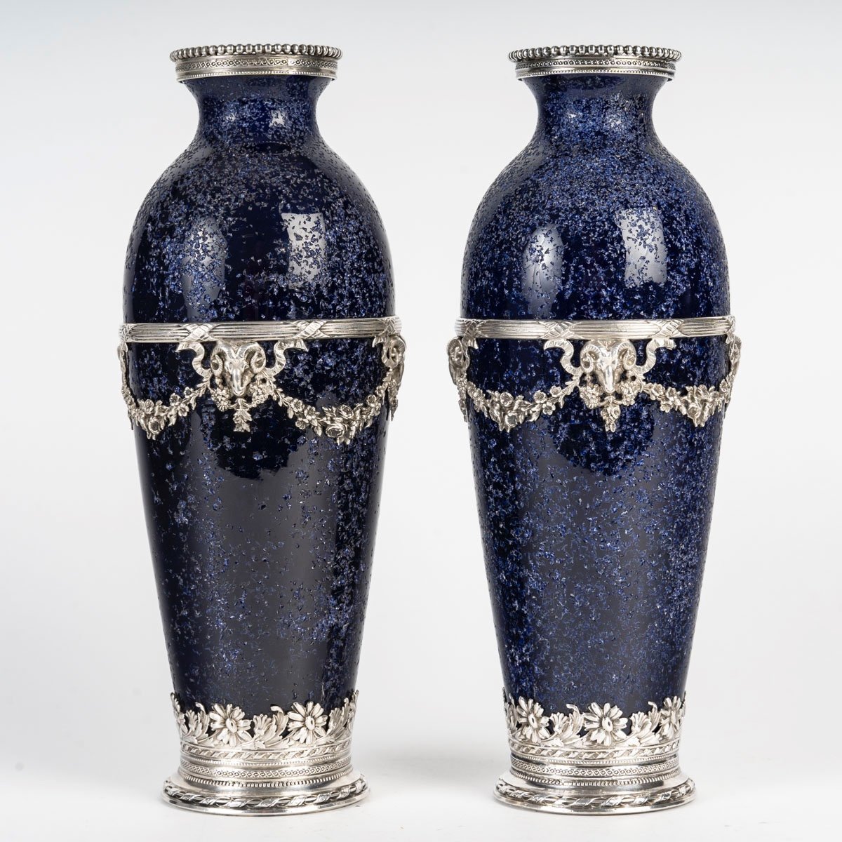 Une paire de vases en porcelaine et Argent Massif, FONTINELLE — 4