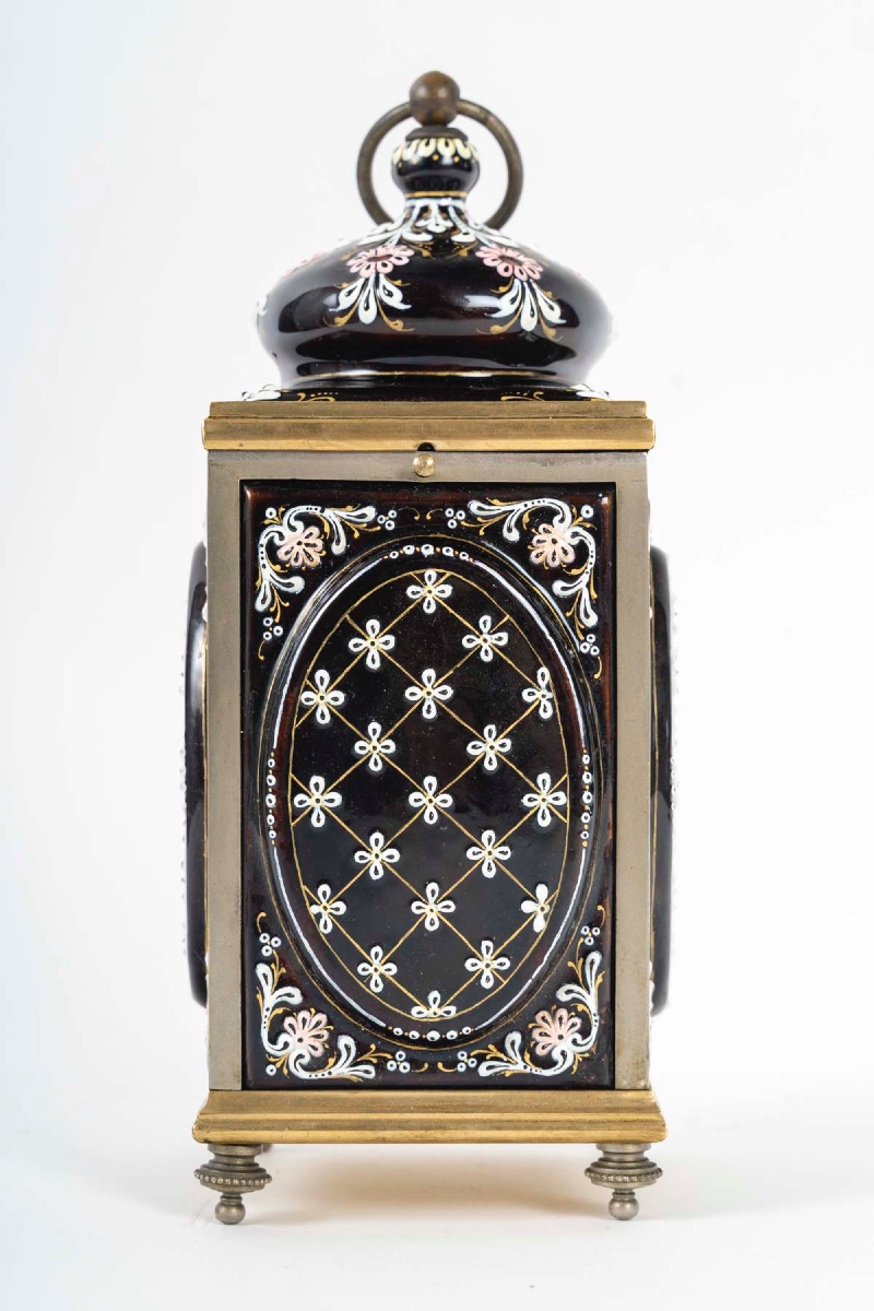 Un coffret à bijoux en émail et bronze doré, fin du XIXe siècle — 12