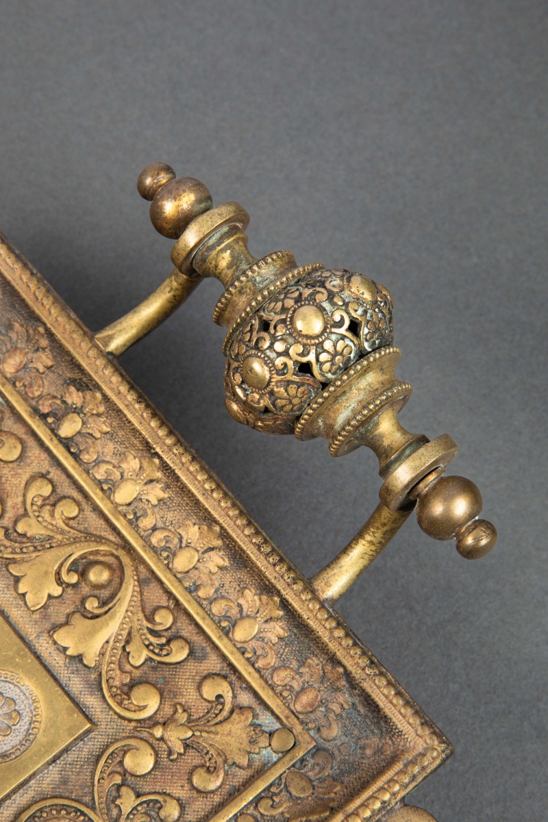 Une coupe vide-poche en bronze doré, fin du XIXe siècle — 9