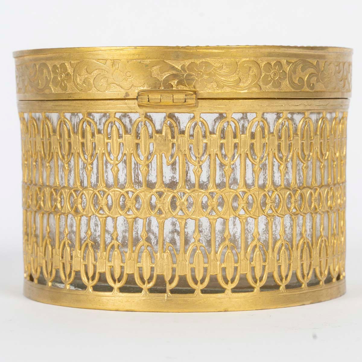 Un coffret à bijoux en bronze doré et émail rose, époque XIXe siècle — 10