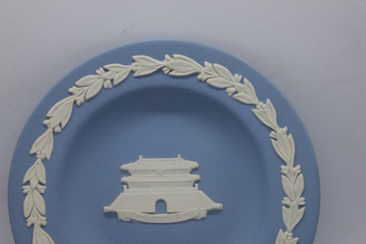 Coupe Commémorative Wedgwood Jasperware – Namdaemun, Séoul — 9