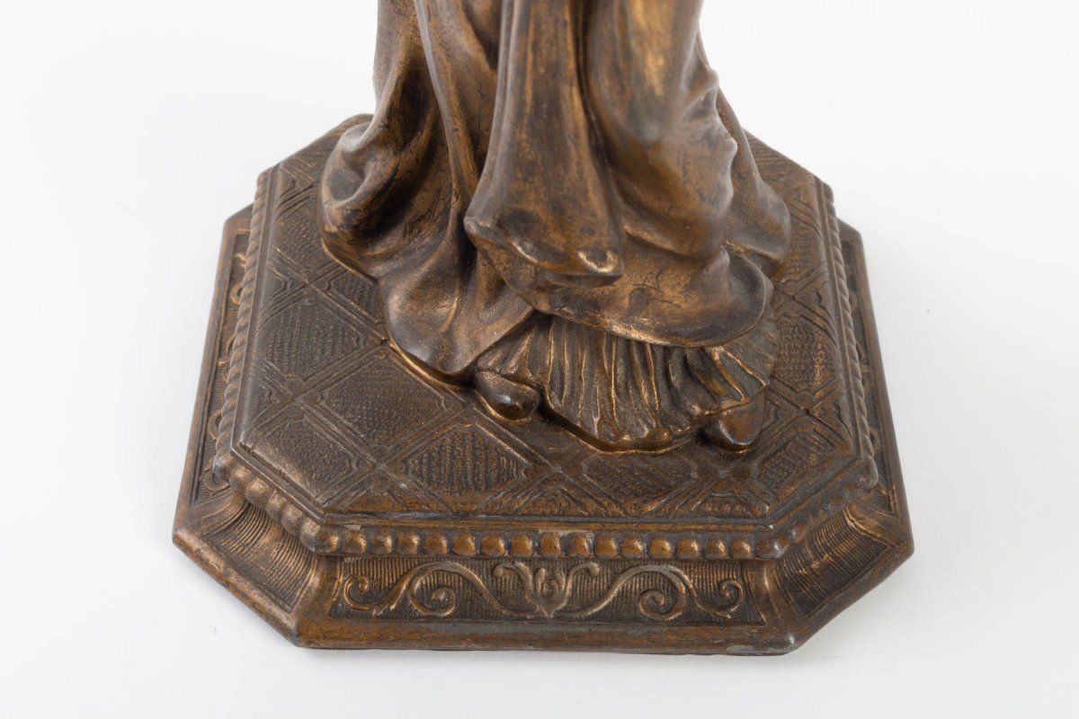 Statue d’une élégante — 4