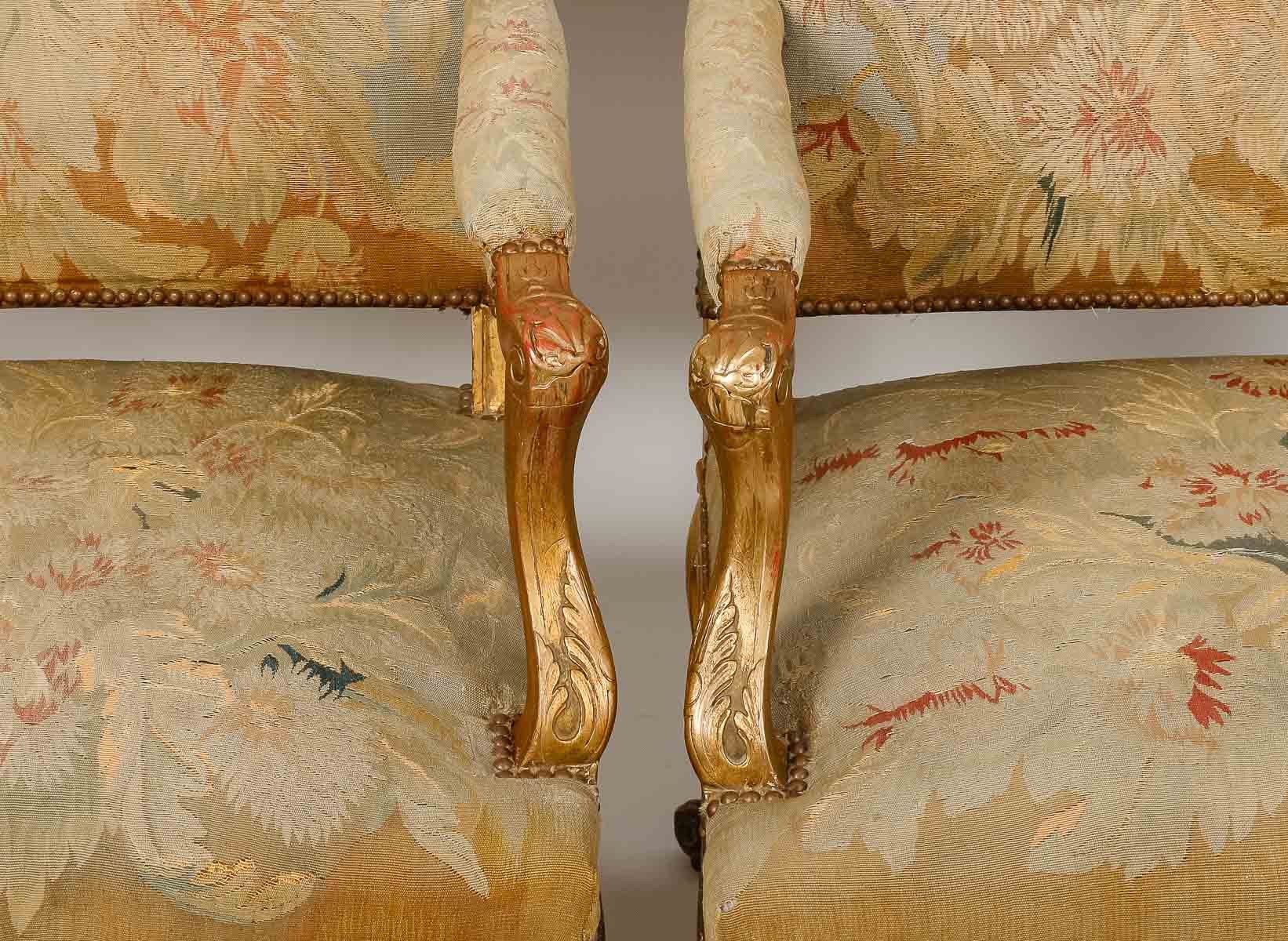 Paire de fauteuils de style Régence en bois doré fin du XIXe siècle — 7