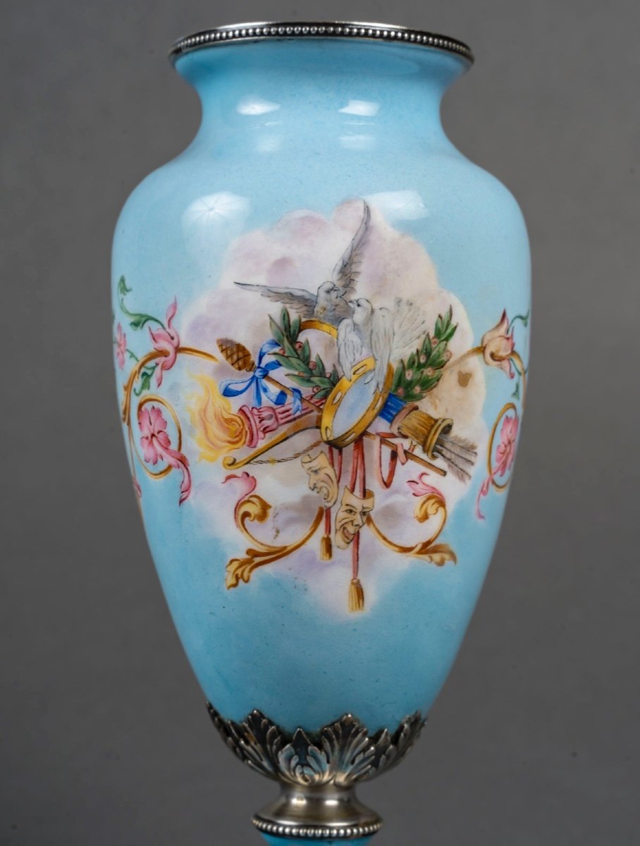 Un petit vase en émail et Argent Massif, début du XXe siècle — 6