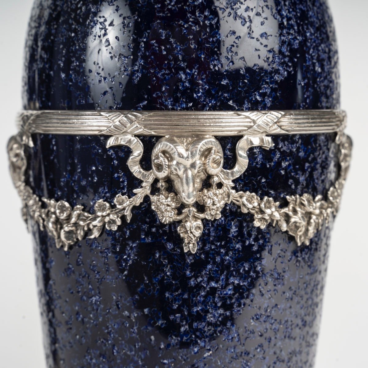 Une paire de vases en porcelaine et Argent Massif, FONTINELLE — 7