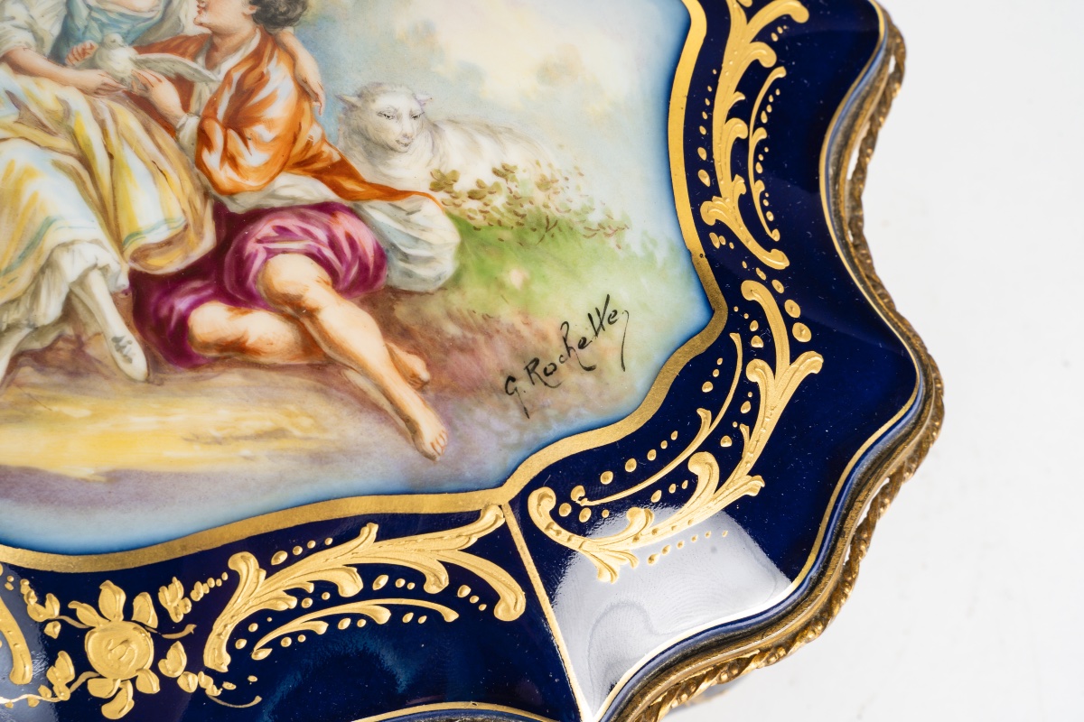 Un coffret à bijoux en porcelaine, fin du XIXe siècle — 6