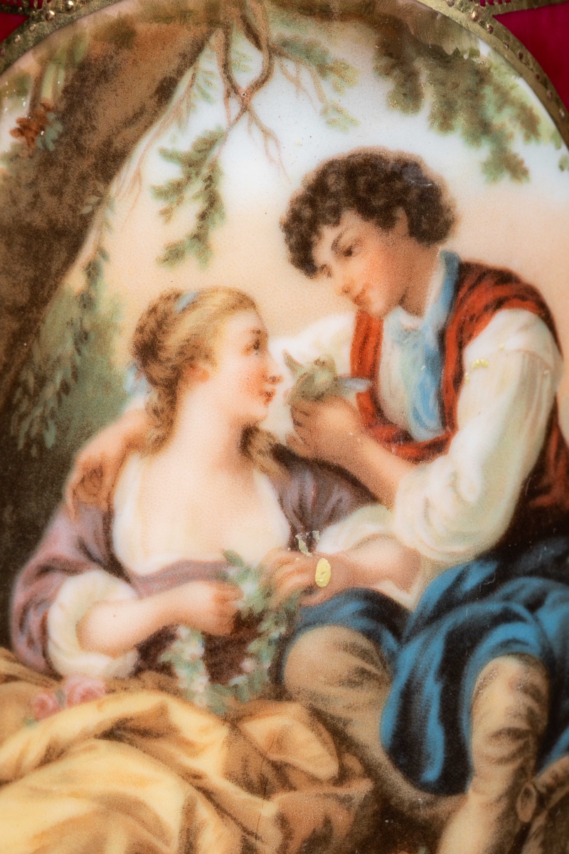Une paire de vases en porcelaine, fin du XIXe siècle — 13