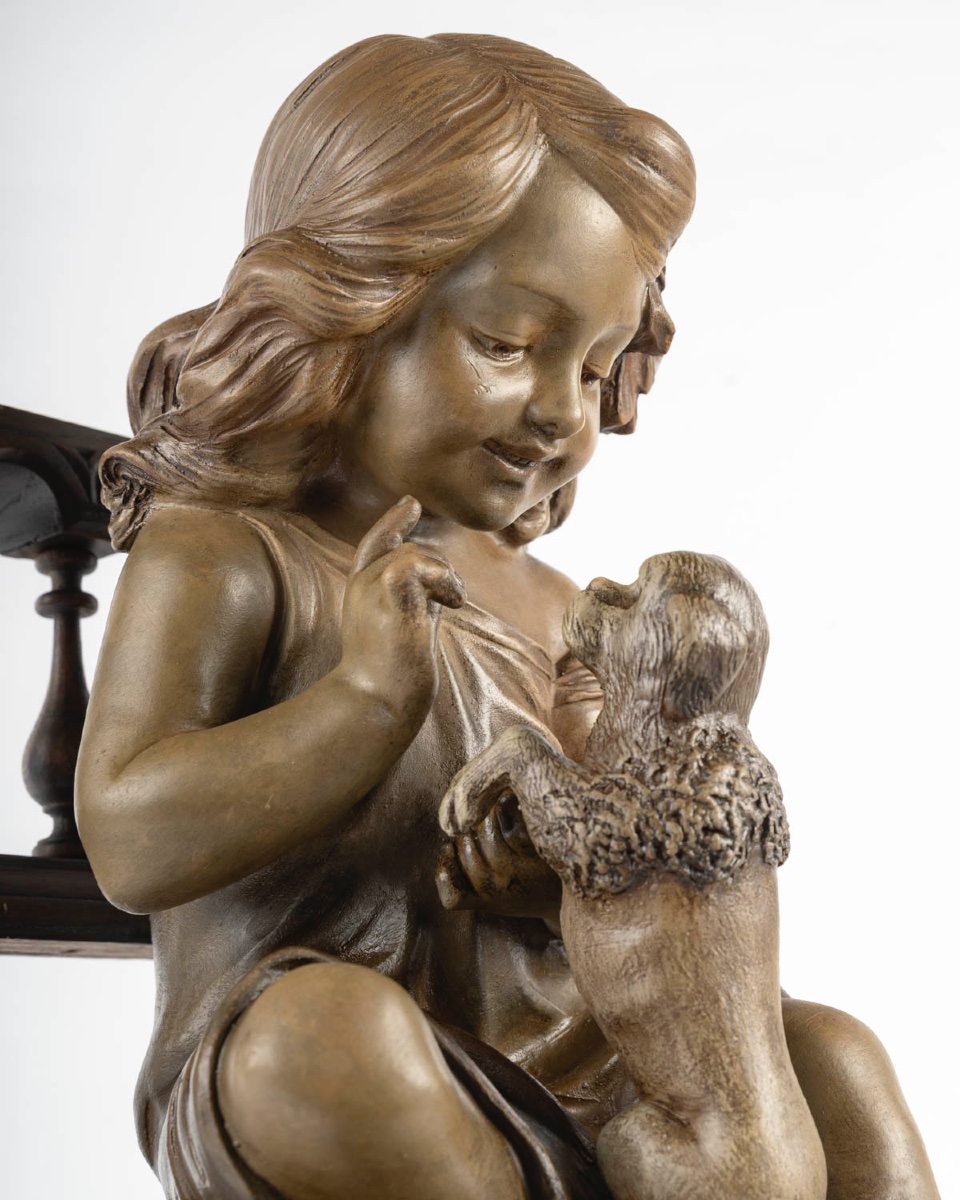 Une sculpture en terre cuite — 5