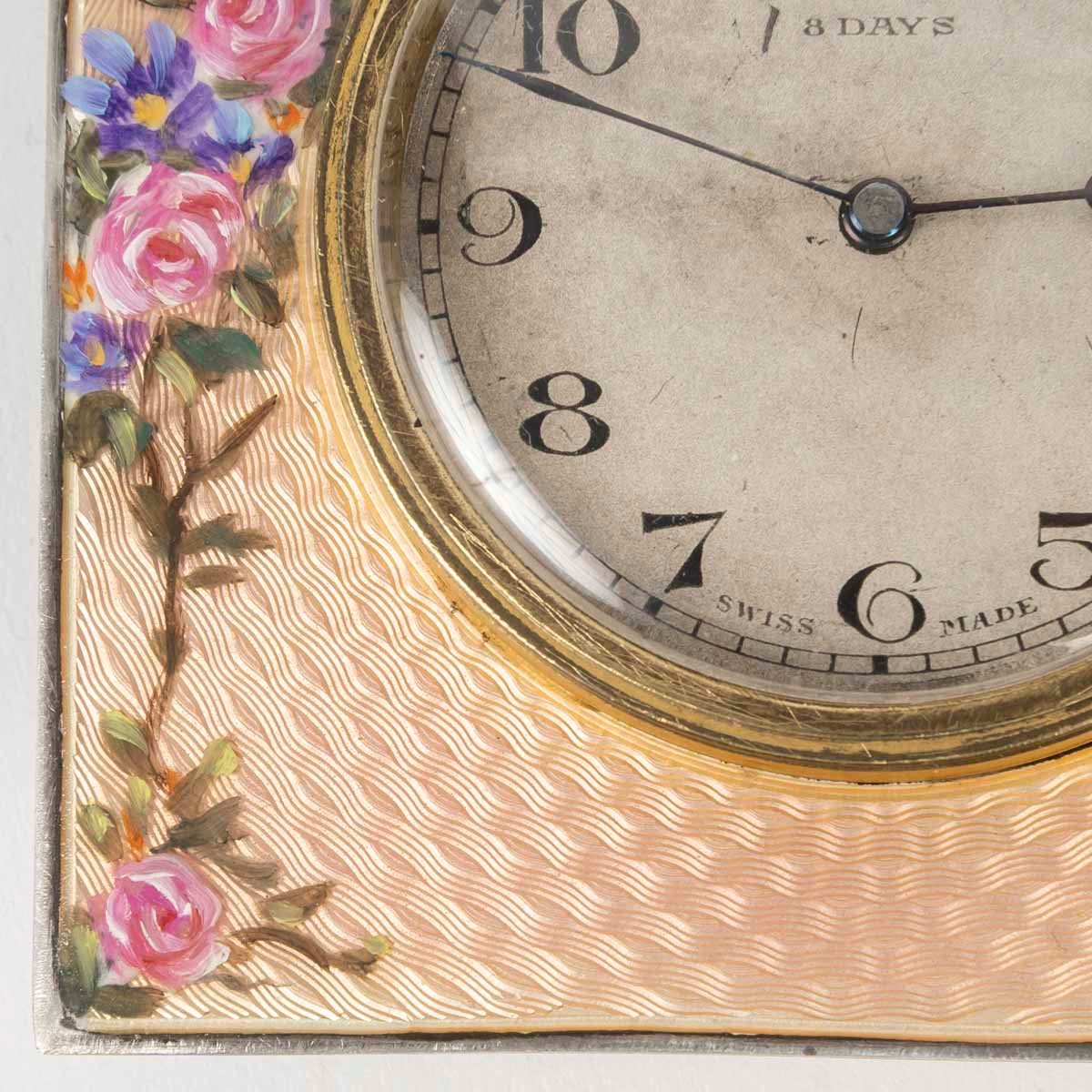Une pendule miniature en émail, début du XXe siècle — 9