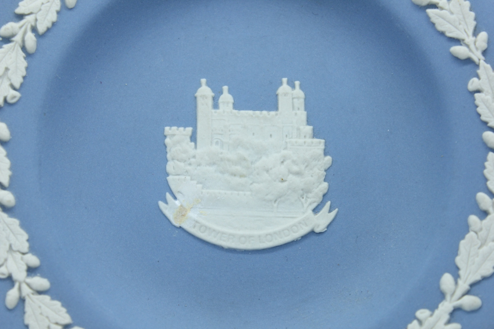 Rare coupe Commémorative Wedgwood Jasperware – TOWER OF LONDON– Made in England — 11