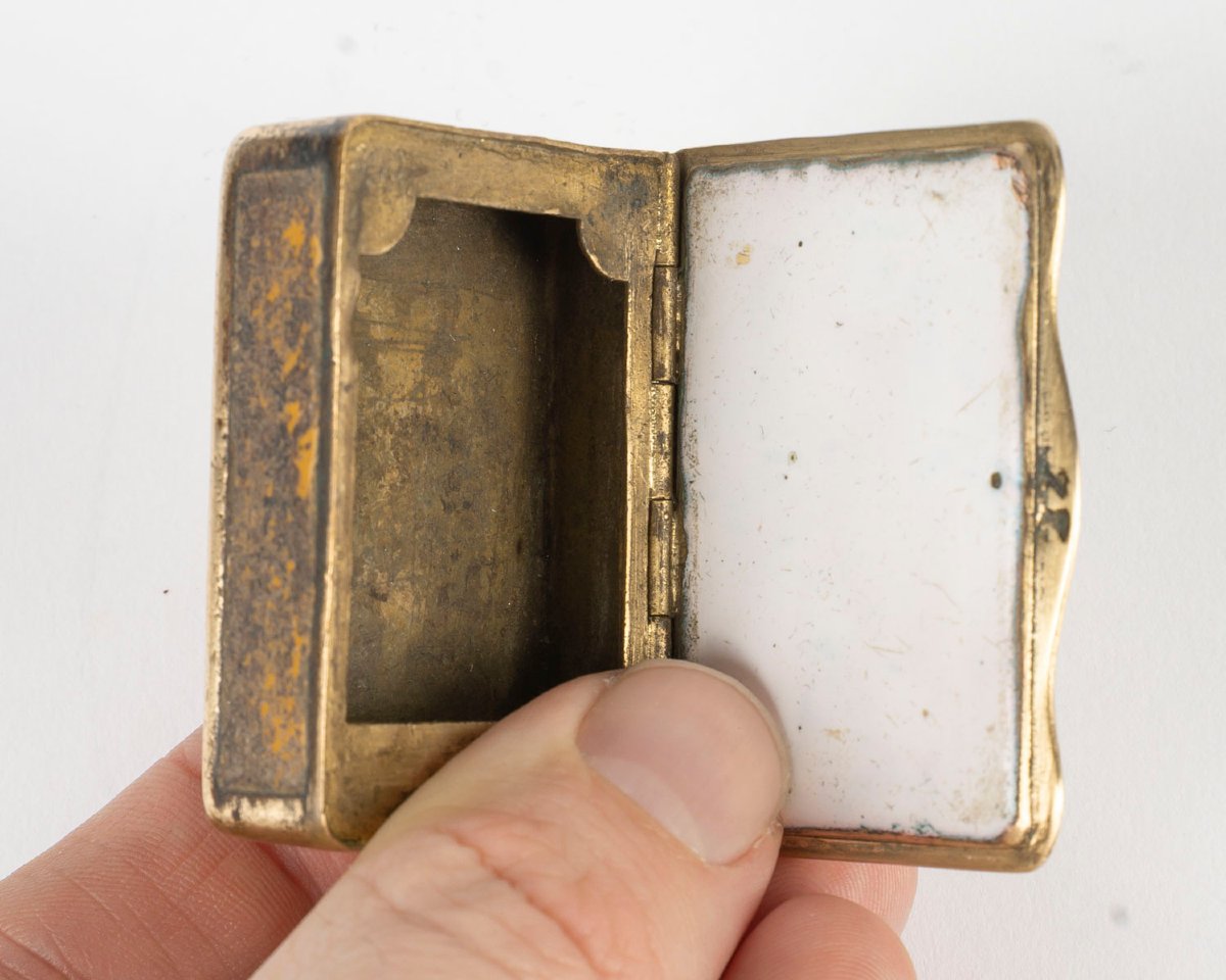 Paire de boîtes miniatures art nouveau à plaques d'émail, France, vers 1900 — 9