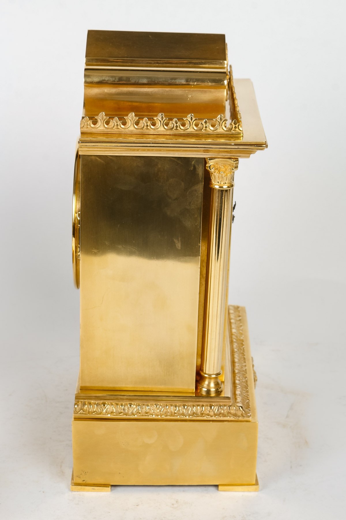 Garniture de cheminée en bronze doré et porcelaine fin du XIXe siècle — 7