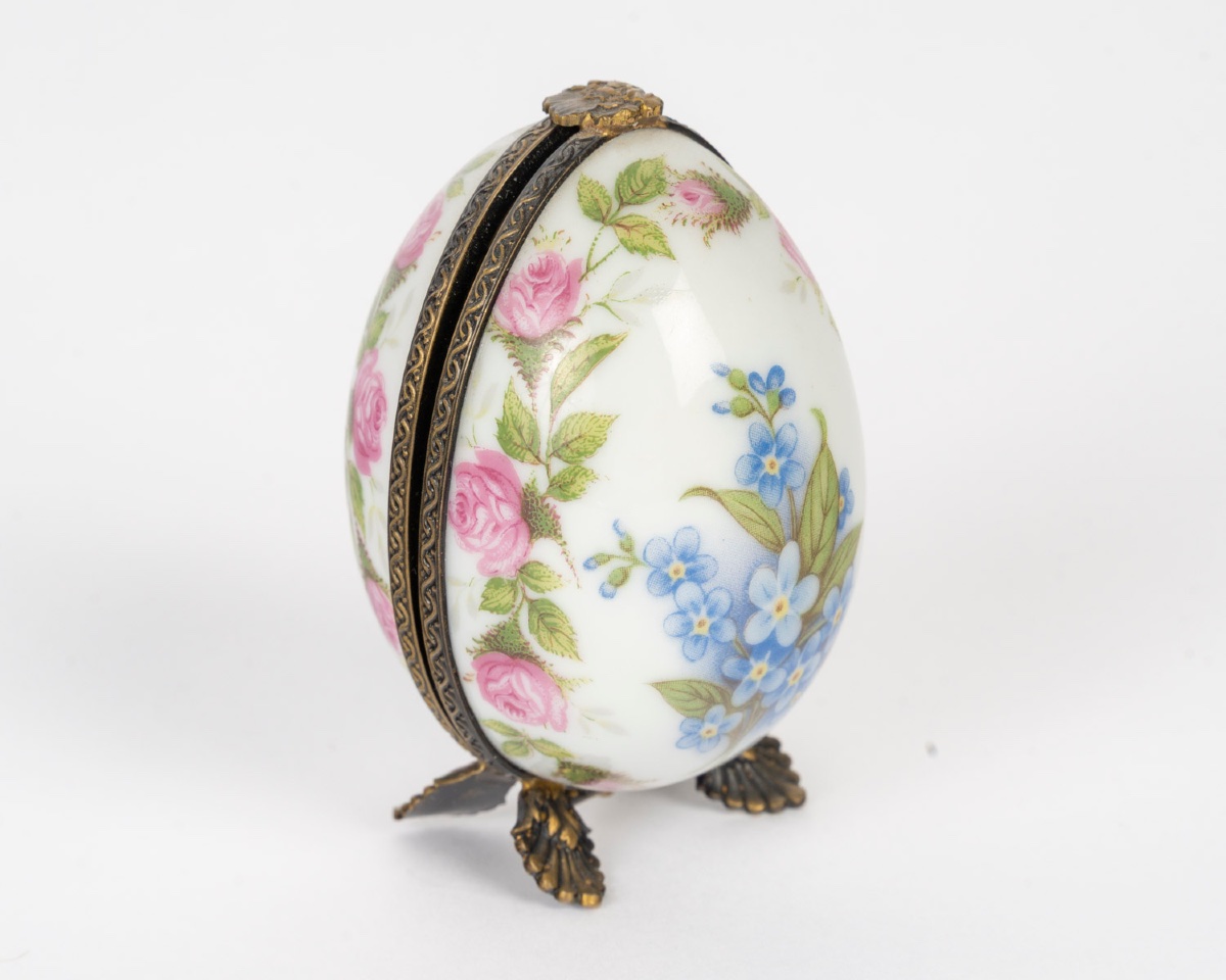 Œuf miniature en porcelaine de Limoges avec flacon à parfum – début du XXe siècle — 8