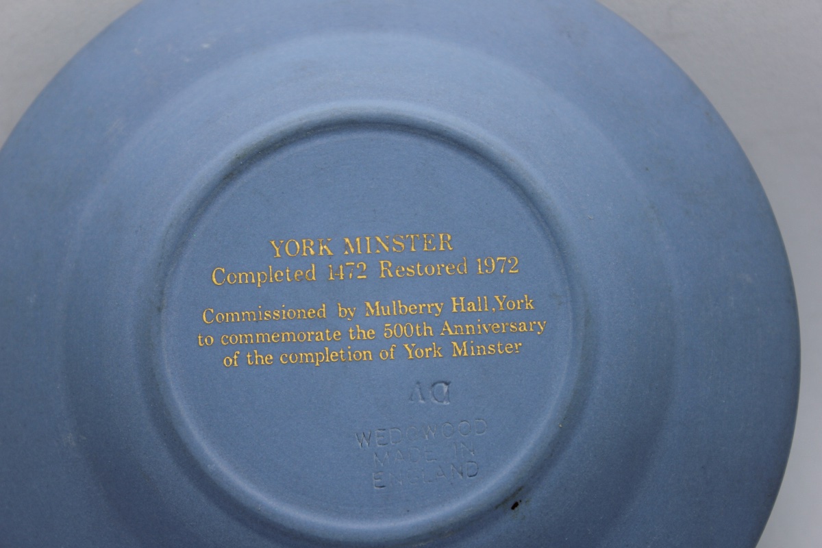 Coupe commémorative Wedgwood Jasperware — York Minster, 500e anniversaire — 7