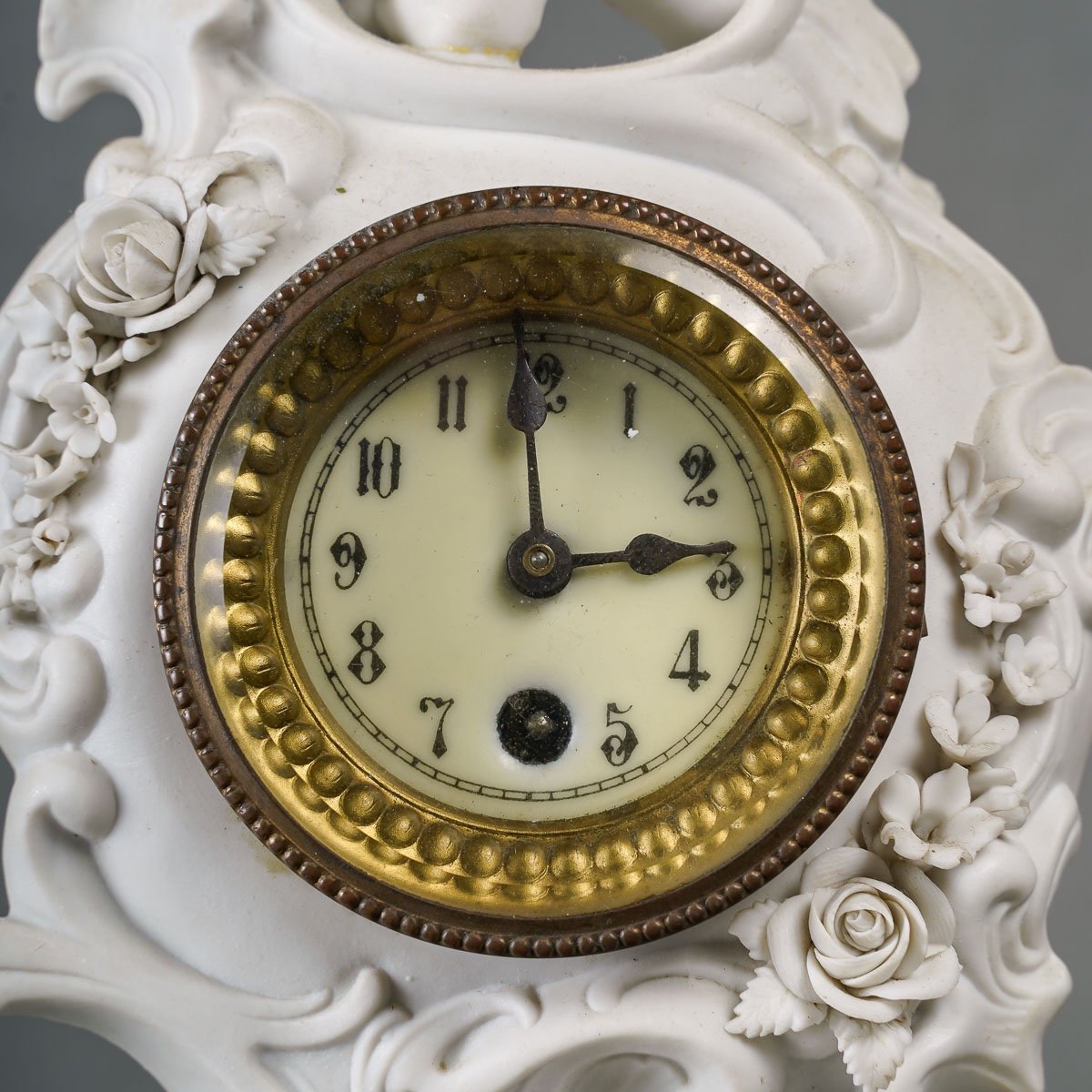Pendule en biscuit de Sèvres fin du XIXe siècle — 8