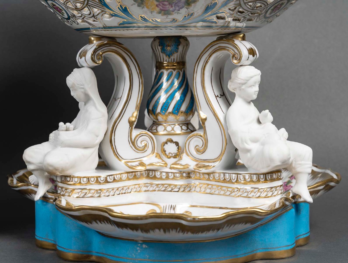 Un centre de table en porcelaine; début du XXe siècle — 9