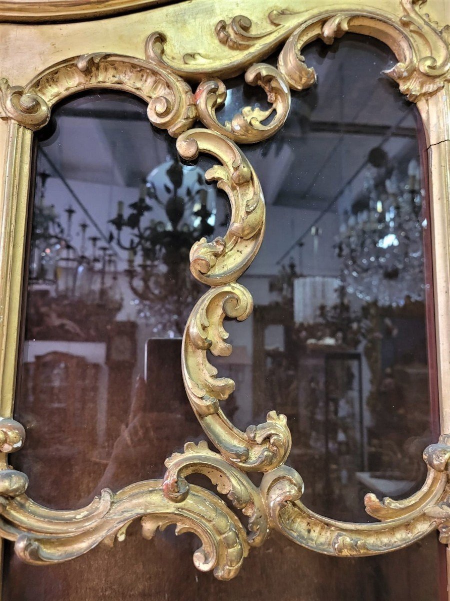 Vitrine en bois doré et Vernis Martin fin du XIXe siècle — 8