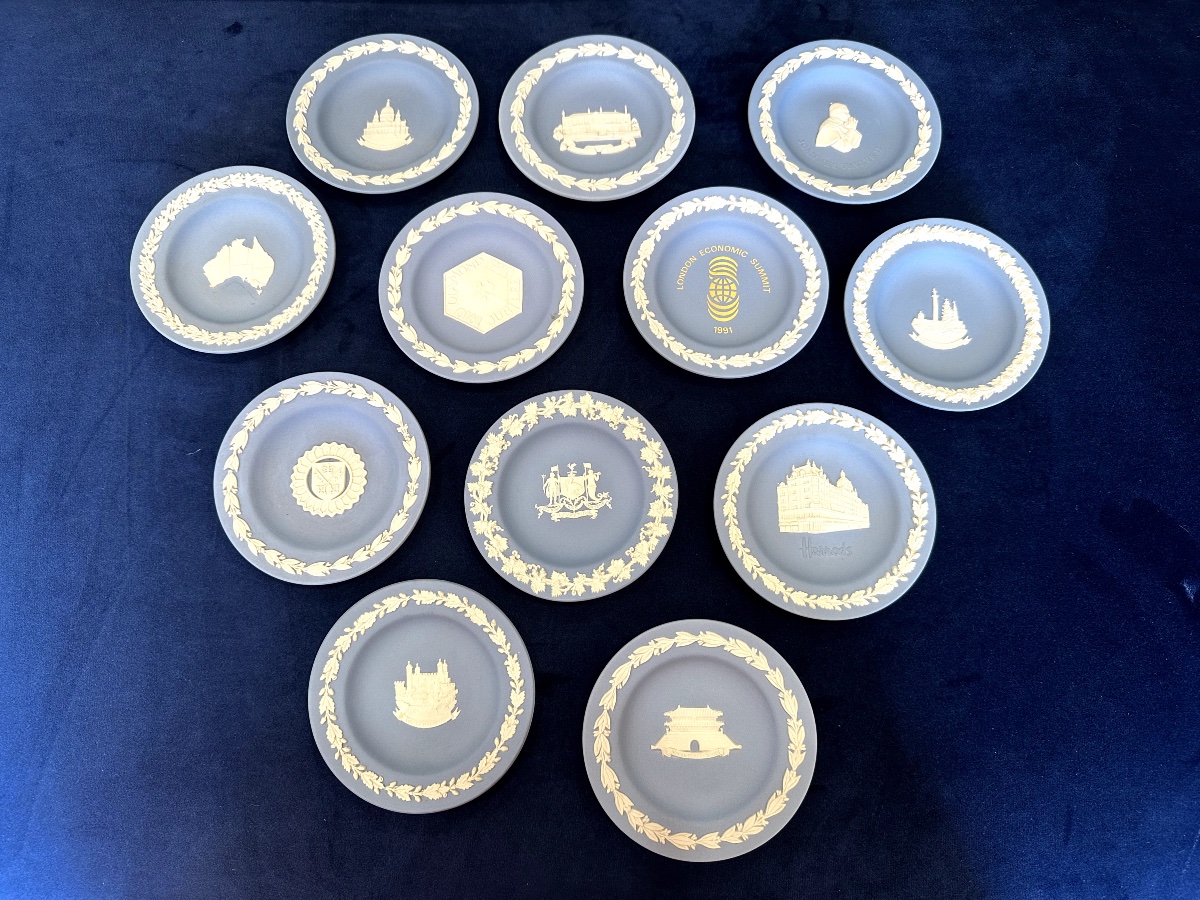 11 coupes Commémorative Wedgwood Jasperware – Made in England — 3