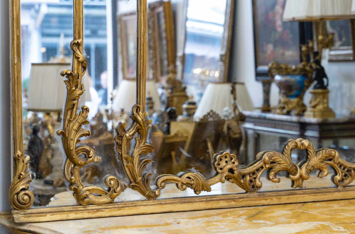 Un grand Trumeau et Sa console en bois sculpté et doré, XIXe siècle — 7
