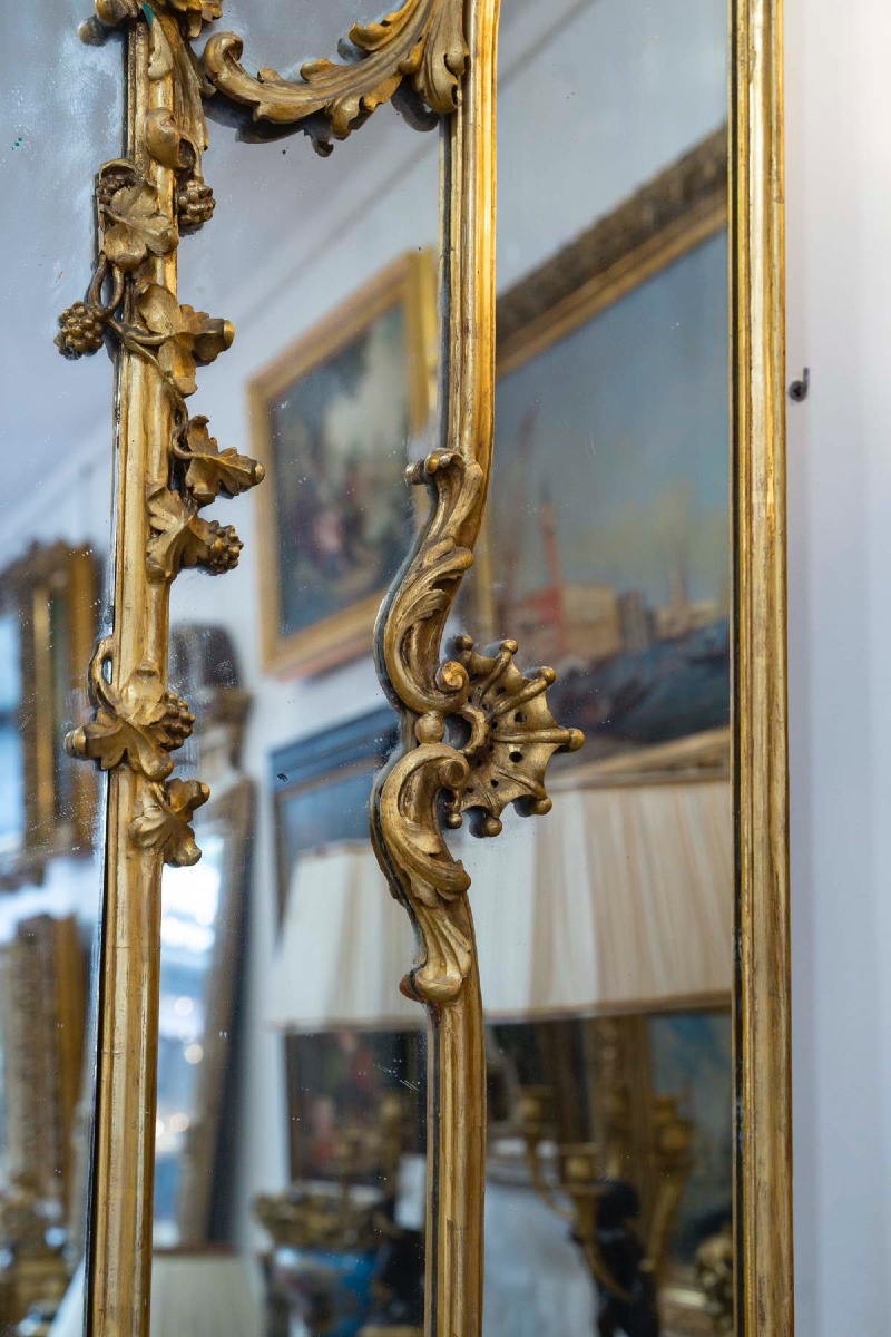 Un grand Trumeau et Sa console en bois sculpté et doré, XIXe siècle — 10