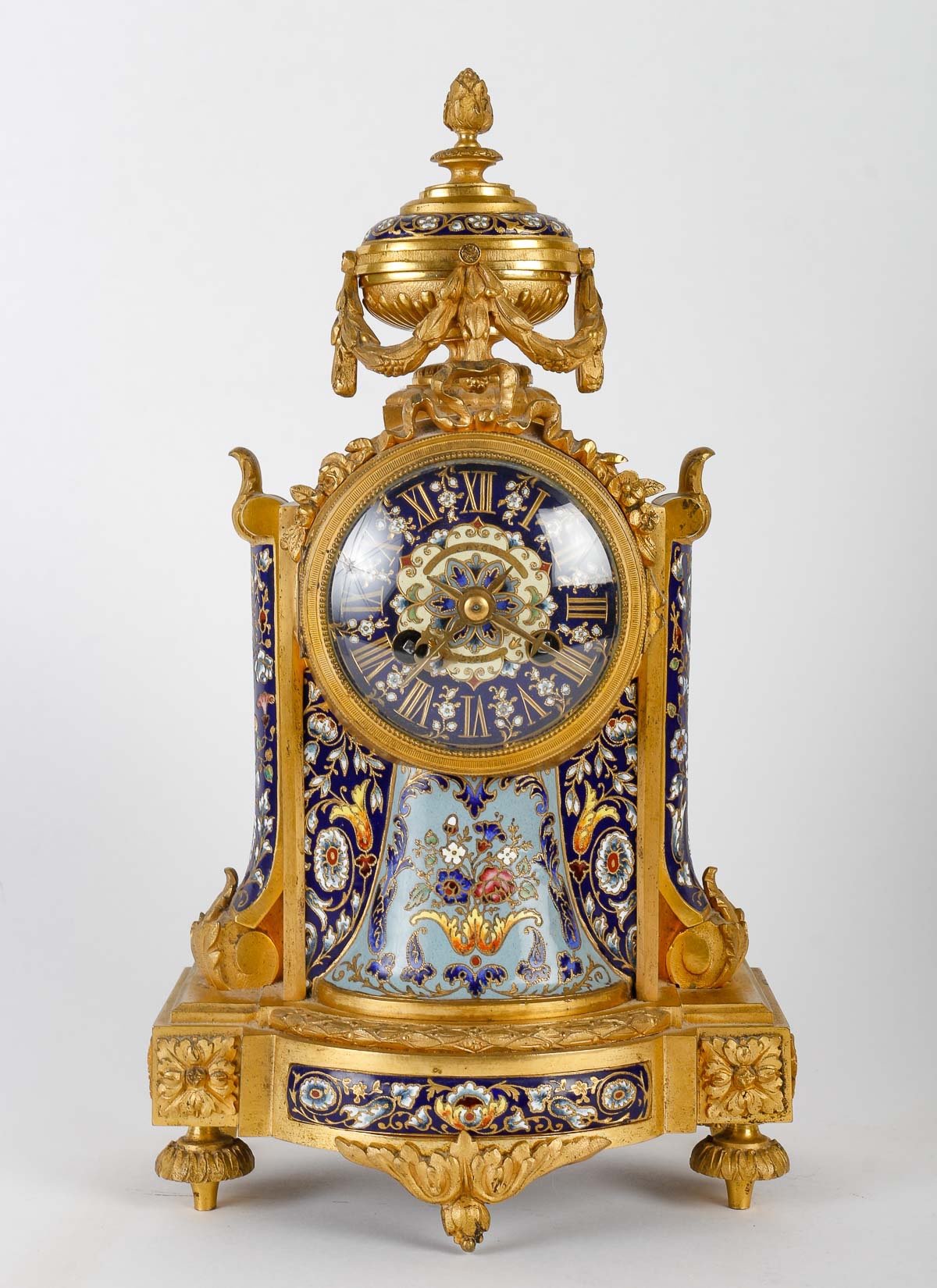 Une garniture en bronze doré et émail cloisonné fin du XIXe siècle — 3