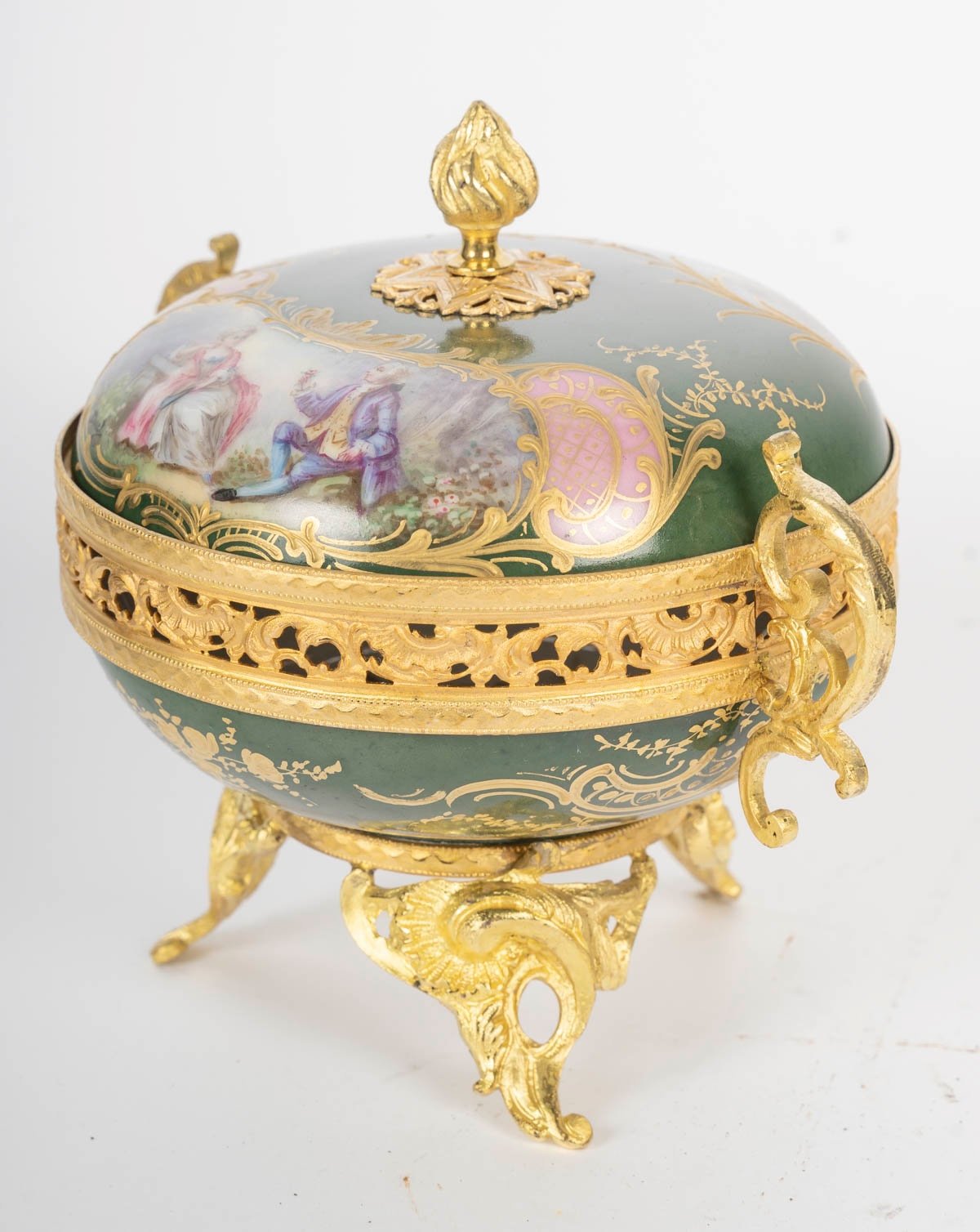 Bonbonnière – brûle-parfum en porcelaine, Sèvres XIXe siècle — 19