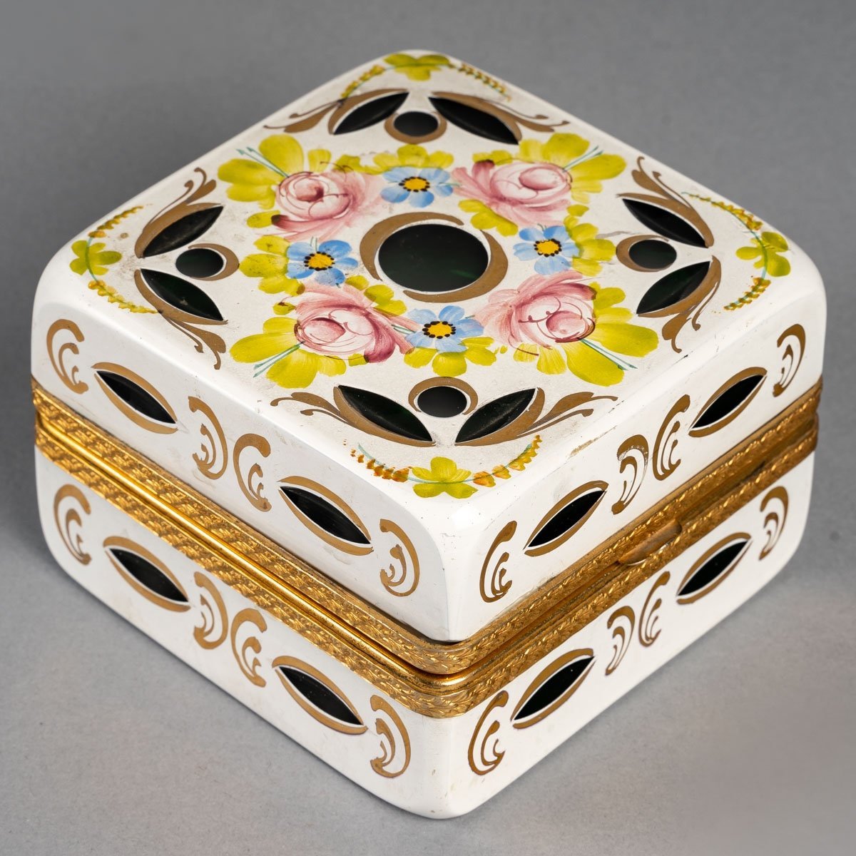 Un coffret à bijoux en opaline Overlay fin du XIXe siècle — 6