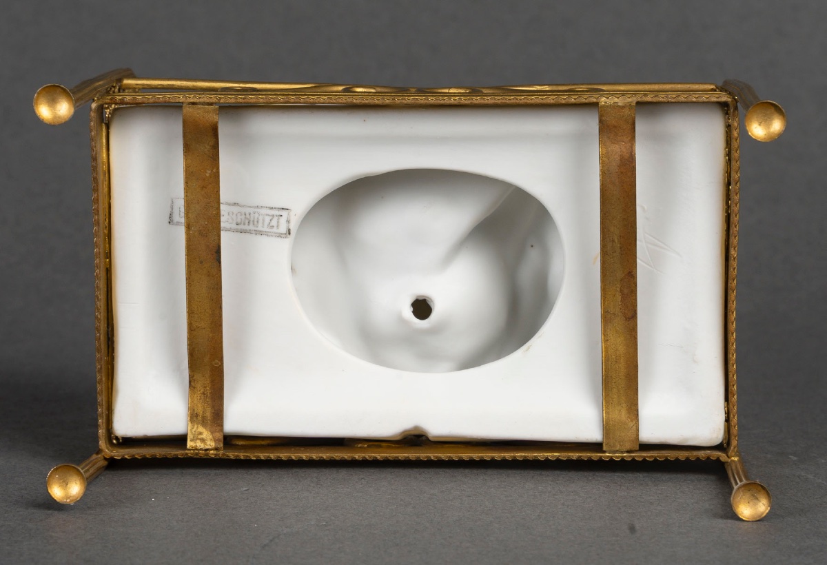 Un biscuit de petit enfant dans son lit, Autrichien art nouveau — 11