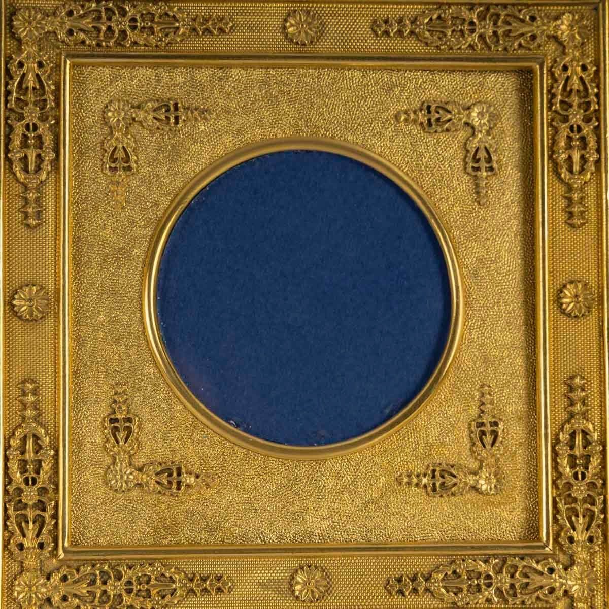 Un Cadre Photo Paravent en bronze doré, fin du XIXe siècle — 8