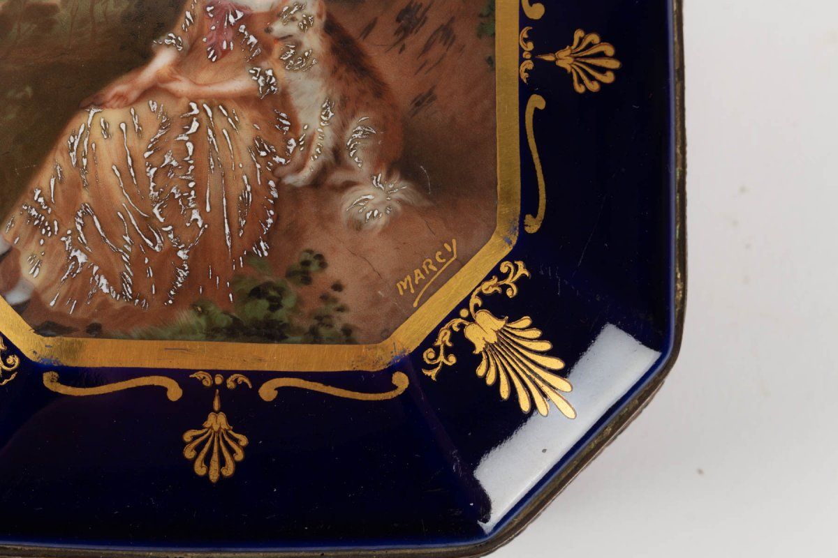 Coffret en porcelaine et Monture en Laiton, époque Napoléon III, signé Marcy Limoges. — 4