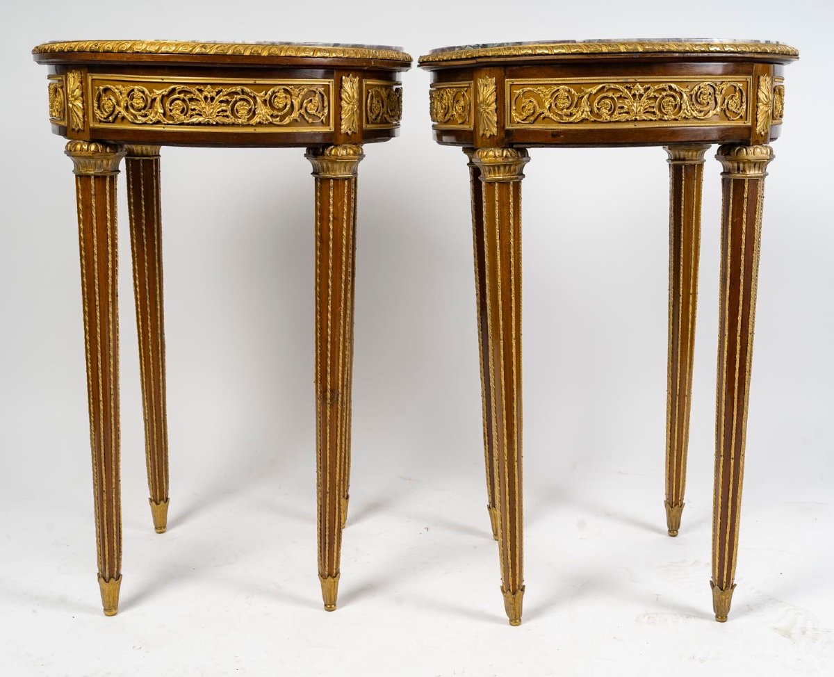 Une paire de guéridons en marqueterie et bronze doré, fin du XIXe siècle — 3