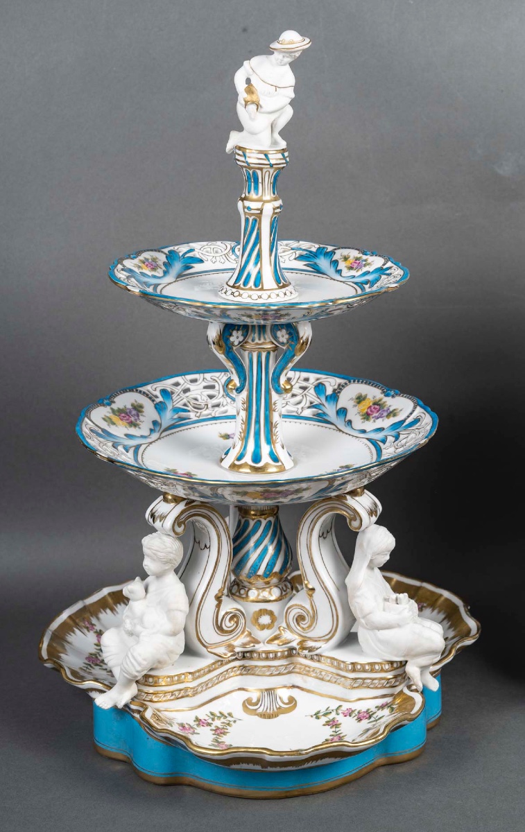 Un centre de table en porcelaine; début du XXe siècle — 2