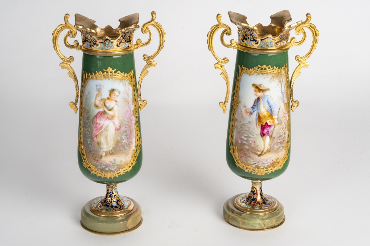 Une paire de vases en porcelaine et bronze cloisonné, fin du XIXe siècle — 2