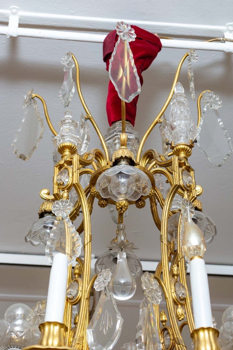 Un lustre cage en bronze doré et cristal de Baccarat fin du XIXe siècle — 7
