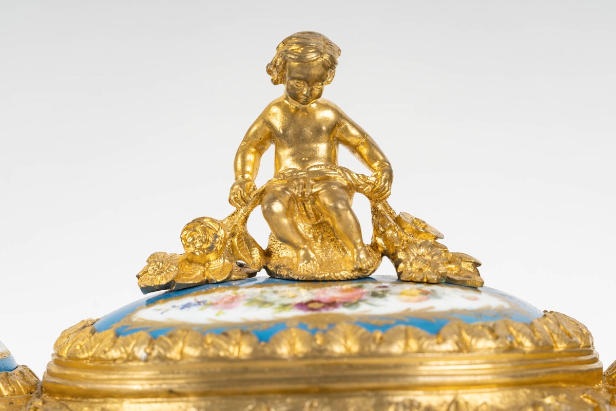 Grand coffret à bijoux en bronze doré et porcelaine, fin du XIXe siècle — 12