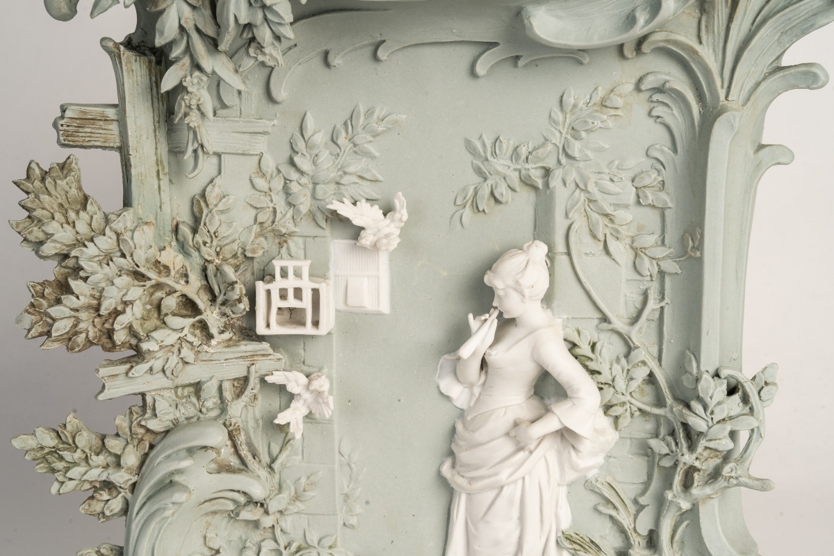 Une coupe cache pot, en porcelaine de Wedgwood, fin du XIXe siècle — 8
