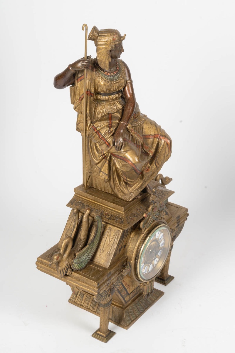 Une garniture de cheminée de style Egypte Antique, fin du XIXe siècle — 11