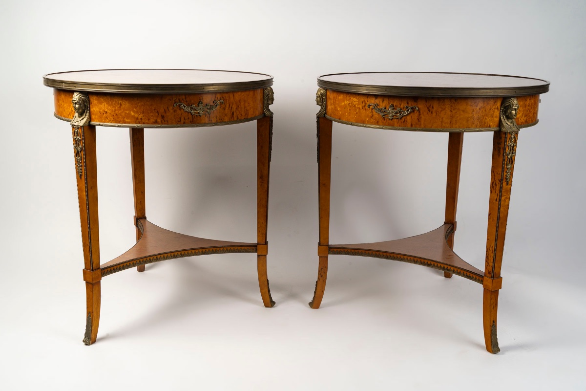 Une paire de tables ronde de salon, 1900 — 7