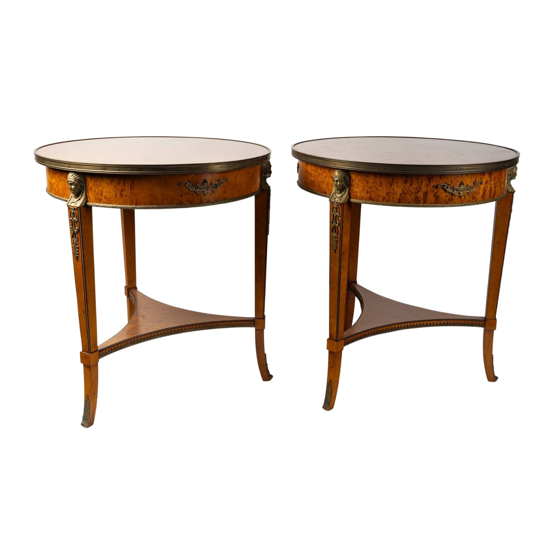 Une paire de tables ronde de salon, 1900 — 14