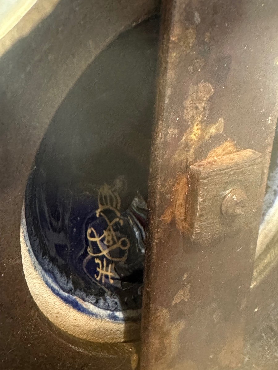Une paire de vases en porcelaine et Faïence, Sèvres fin du XIXe siècle — 6